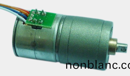 步進電(dian)機與(yu)其他(ta)控(kong)製用電(dian)機(ji)的區彆 步(bu)進(jin)電機(ji)與(yu)其他(ta)控製(zhi)用電機的區彆(bie)