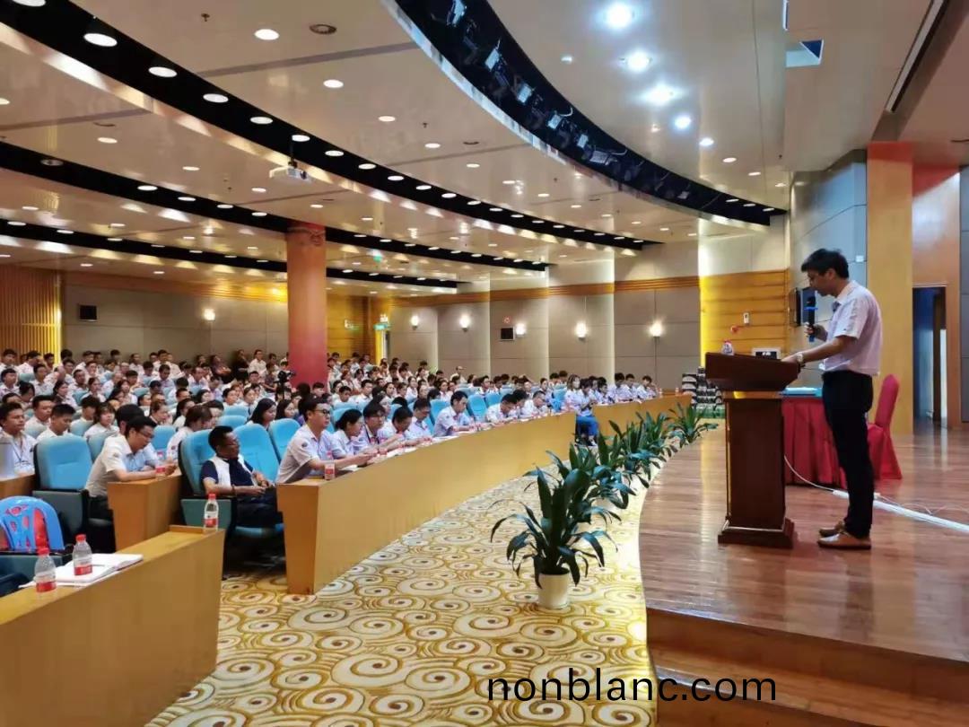 鑄(zhu)劒(jian)爲軍(jun)，砥礪奮(fen)進(jin)|深圳(zhen)萬至(zhi)達年中研(yan)討(tao)會及(ji)糰建活動(dong)圓(yuan)滿(man)結束(shu)