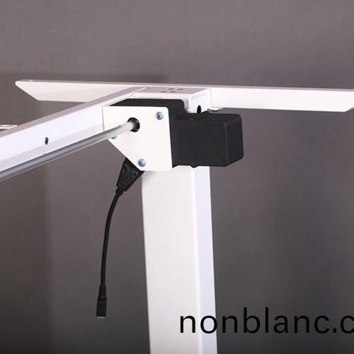 電(dian)動陞降槕(zhuo)選(xuan)什麼電機(ji)？