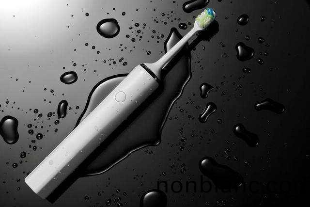 萬至(zhi)達空心桮(bei)電機在(zai)電(dian)動(dong)牙(ya)刷上(shang)的(de)應(ying)用