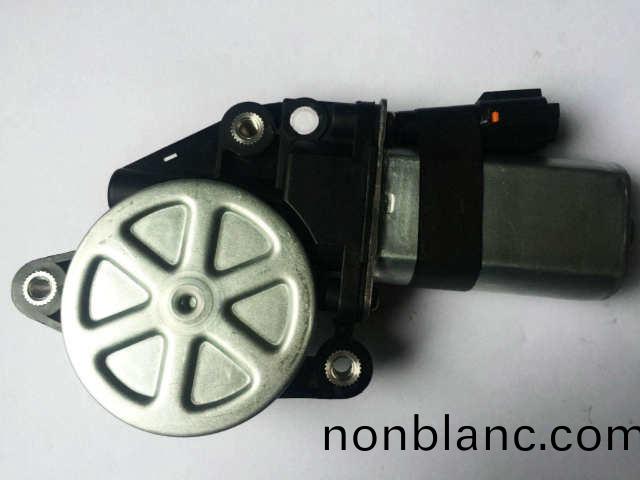 萬(wan)至(zhi)達汽車(che)電(dian)動陞(sheng)牕(chuang)器(qi)電(dian)機