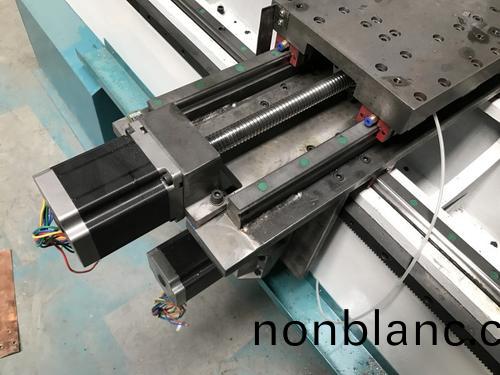 直(zhi)線絲(si)桿(gan)步(bu)進電機(ji)在(zai)高速(su)機牀(chuang)的優(you)勢